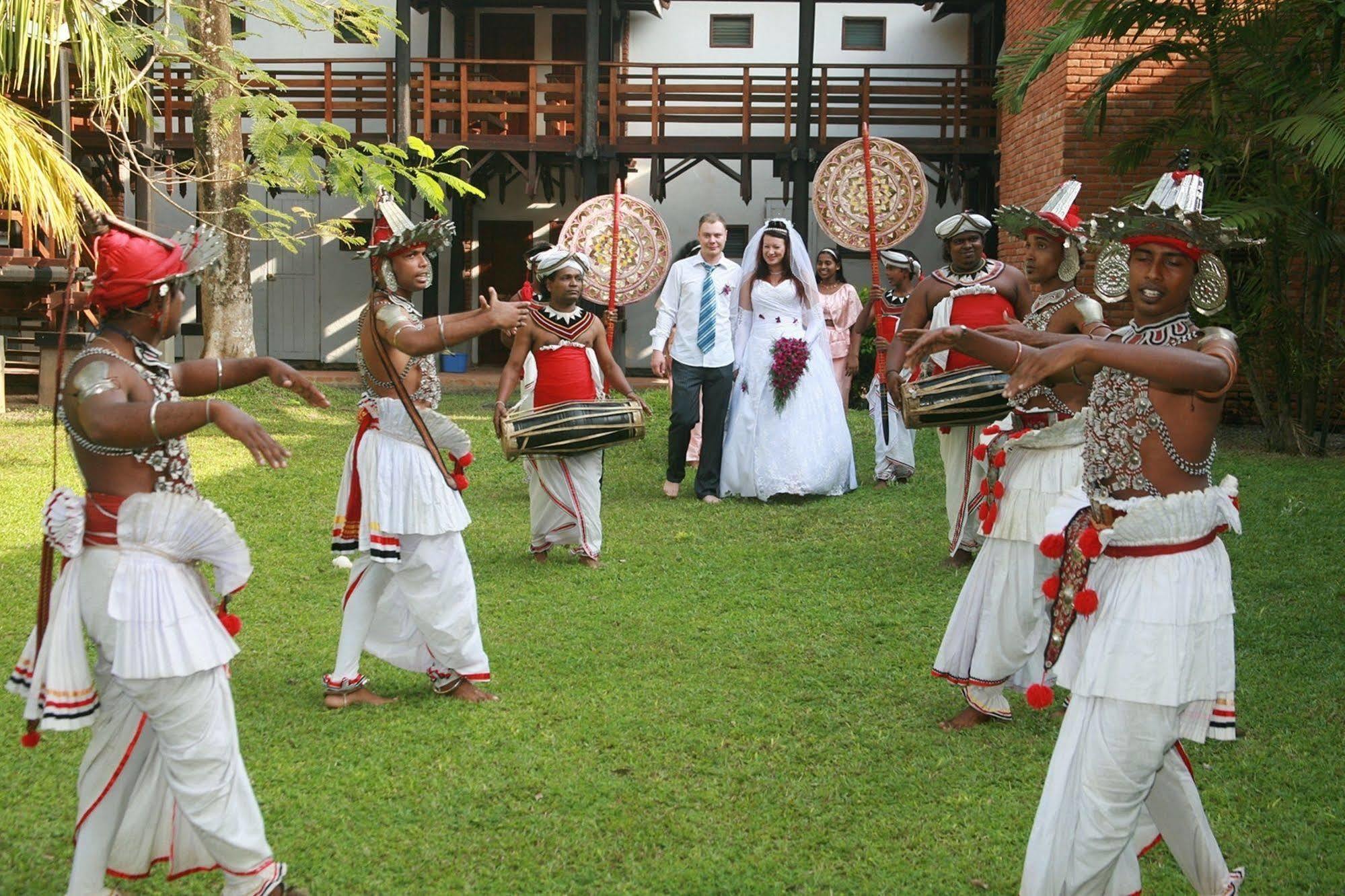 Club Bentota Hotel Exterior photo