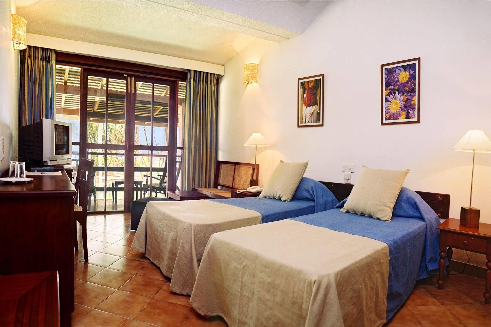 Club Bentota Hotel Exterior photo