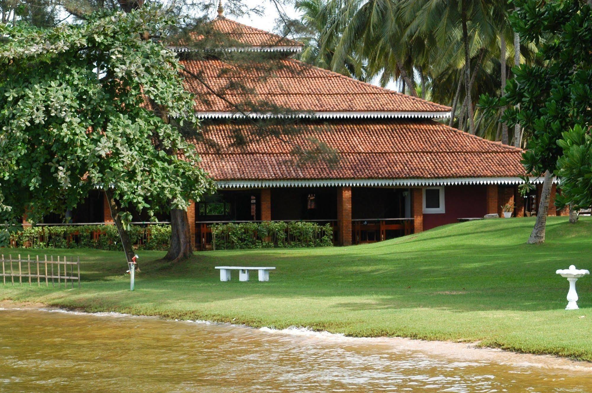 Club Bentota Hotel Exterior photo